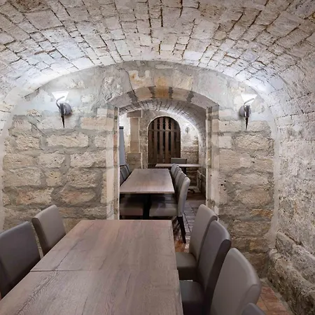 Πανσιόν Domaine De La Maison 3*